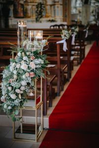 fotografo de Casamento Santa Maria da Feira, humberto barbosa fotografia de Casamento Porto, Quinta da Quintã Quinta de Casamento Pé de Flor Music beats Detalhes florais e velas que aquecem a igreja antes do sim, capturados por Humberto Barbosa, fotógrafo de casamento Santa Maria da Feira