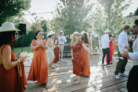 fotografo de Casamento Santa Maria da Feira, humberto barbosa fotografia de Casamento Porto, Quinta da Quintã Quinta de Casamento Pé de Flor Music beats Damas de honor dançam e celebram com alegria contagiante no casamento da Kelly e Marcelo, capturado por Humberto Barbosa Fotografia em Santa Maria da Feira
