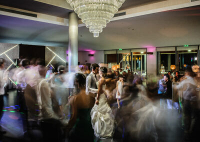 Energia e movimento na pista de dança — Humberto Barbosa capta fotografia de casamento em Santa Maria da Feira